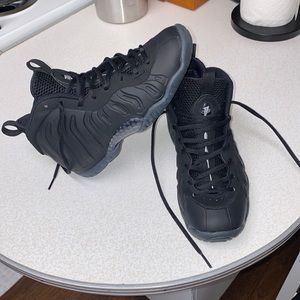 Size 6Y All black Foam Posites